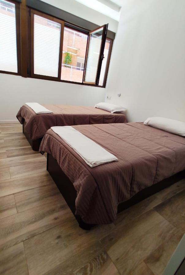 Palafox 23 Hostel Madrid Exterior photo